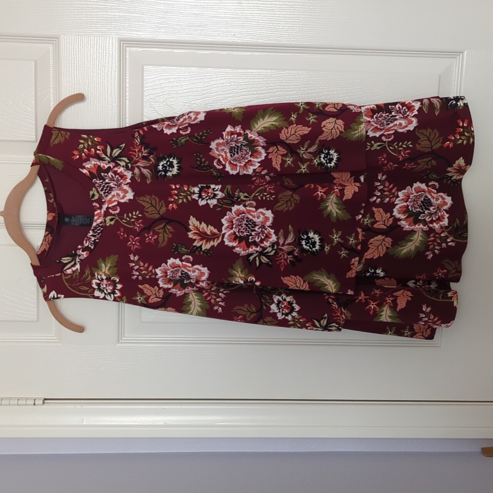 Agnes & Dora Burgundy Floral Tier Dress Size Small